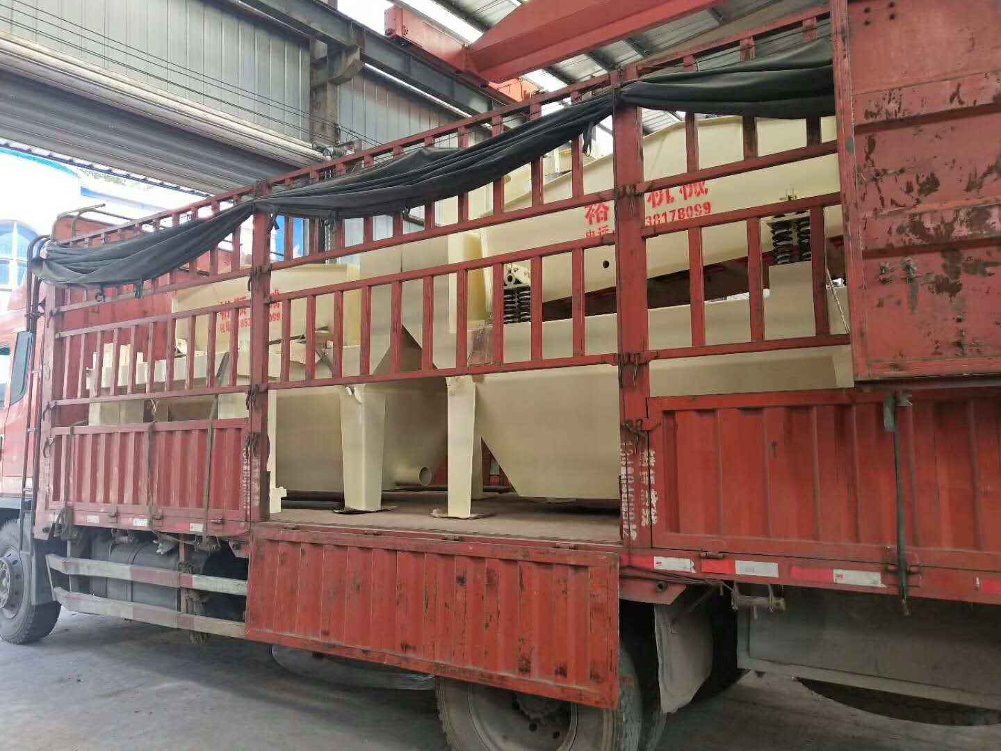 發(fā)往湖南婁底漣源的2臺350細砂回收機